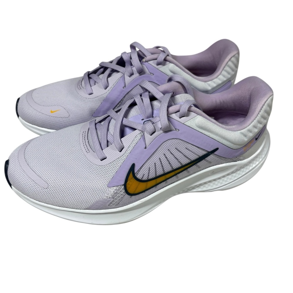 Nike Women's Quest 5 running shoes - NEW , no box